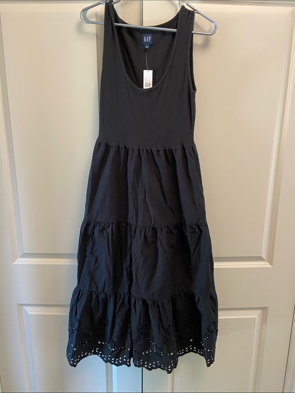 GAP Black Sleeveless Tiered Maxi Dress with Eyelet Hem